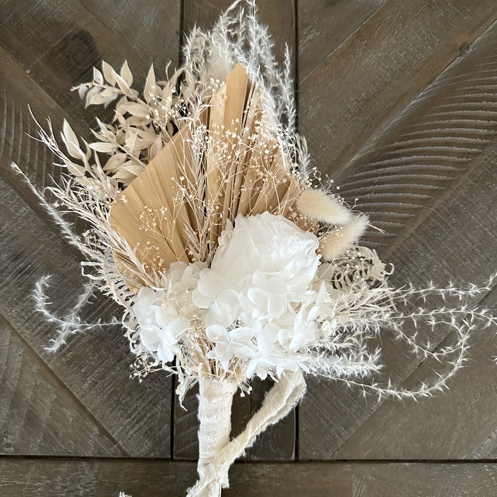 Dried floral bouquet